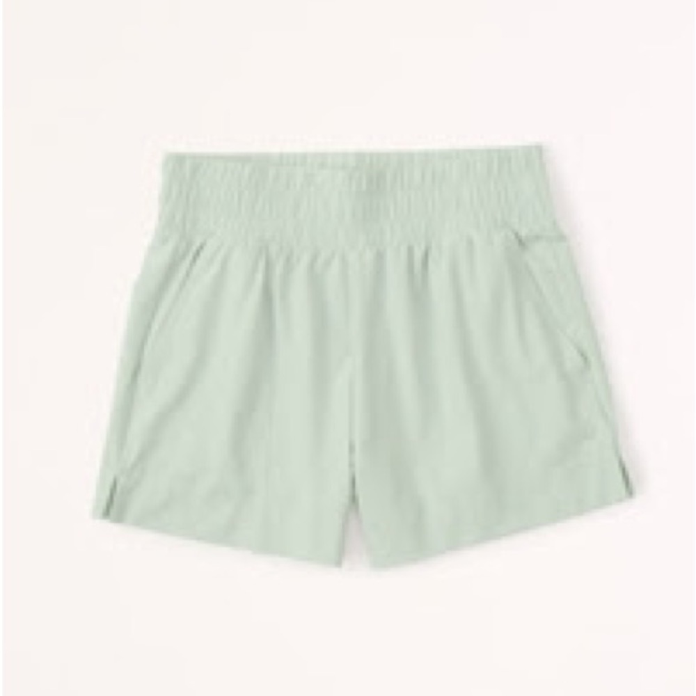 Abercrombie & Fitch Traveler Shorts in Light Green